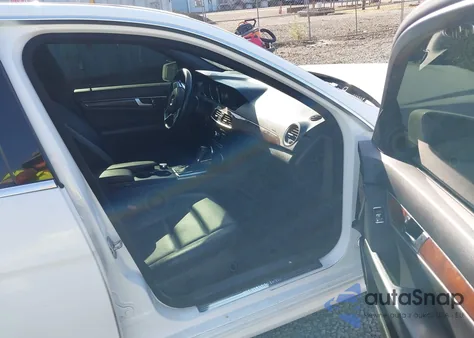 2013 Mercedes-Benz C 300 Sport 4Matic from USA, damaged, VIN WDDGF8AB8DR282519